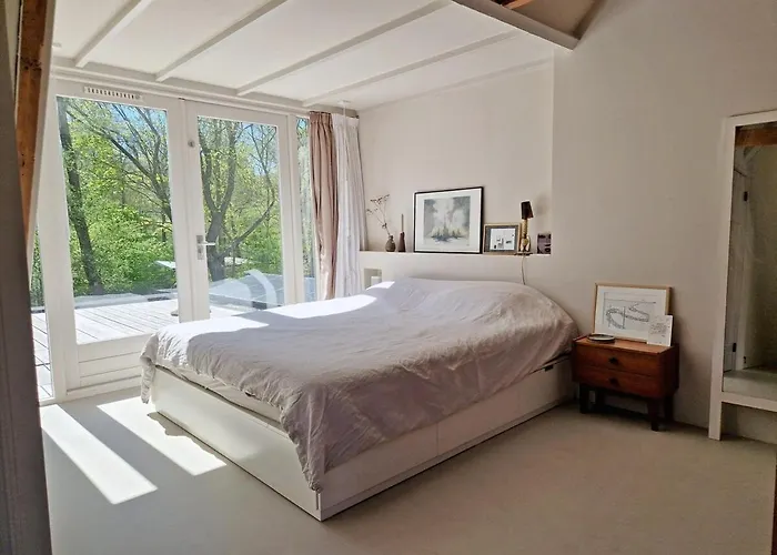 Loft With Parkside View דירה