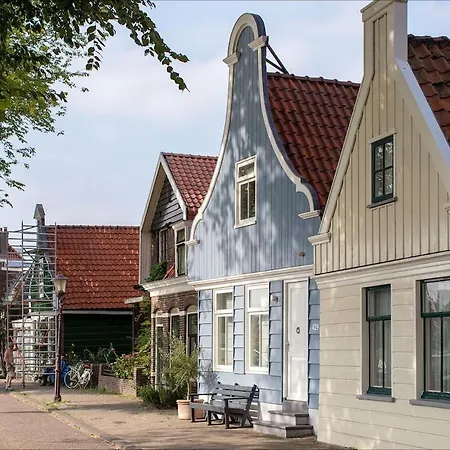 House With Parkside View Apartment