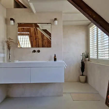 Loft With Parkside View *